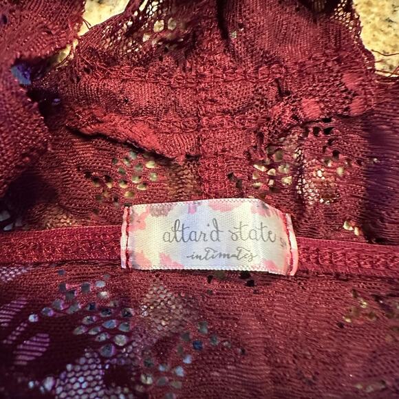 Altar’d State Women’s Small Burgundy Lace Bralette - Picture 5 of 7